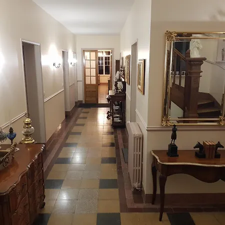 Le Chateau De 1916 *