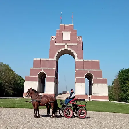 Le Chateau De 1916 * Mesnil-Martinsart