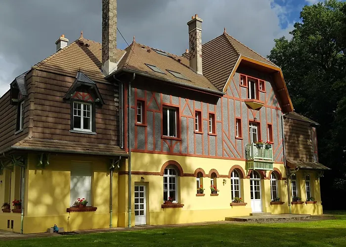 Le Château De 1916 Couette-café 3*